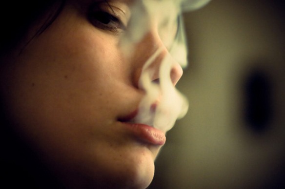 MEDICINA ONLINE FUMO FUMARE NICOTINA TOSSICODIPENDENZA SIGARETTA BIONDA DROGA FUMO