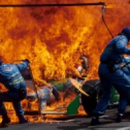 MEDICINA ONLINE formula 1 AUTO PRENDE FUOTO GRAN PREMIO GERMANIA German GP Hockenheim 1994 F1 Pit Stop Fire Accident Jos Verstappen Benetton catches fire 01