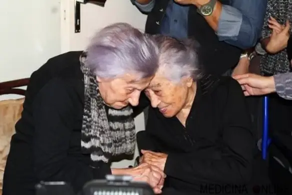 MEDICINA ONLINE ANNI ULTRACENTENARIE ITALIA ITALIANE SORELLE FEFE DEDE Festeggia 106 anni con la sorella di 112.jpg