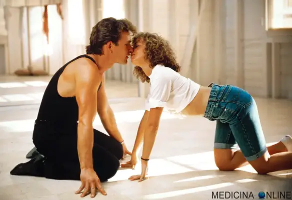 MEDICINA ONLINE DIRTY DANCING KISS LOVE AMORE COPPIA WALLPAPER HD Frances Baby Houseman (Jennifer Grey) dal film del 1987 Dirty Dancing diretto da Emile Ardolino e interpretato anche da Patrick Swayze.