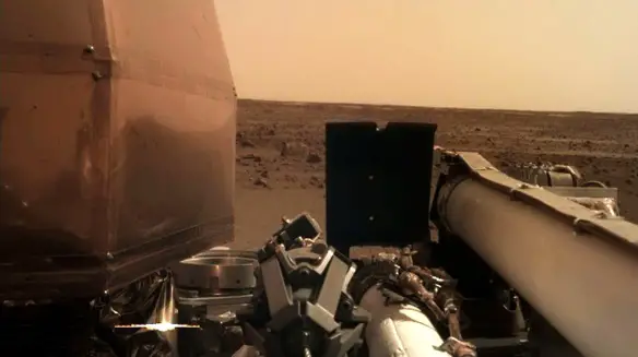 MEDICINA ONLINE Landing And First Image - LIVE NASA InSight Mars Lander SELFIE FOTO SCATTO IMAGE HD Reentry And Landing Coverage SONDA PRIMA IMMAGINE PIANETA MARTE LIVE SUOLO MARZIANO DIRETTA HD WALLPAPER.jpg