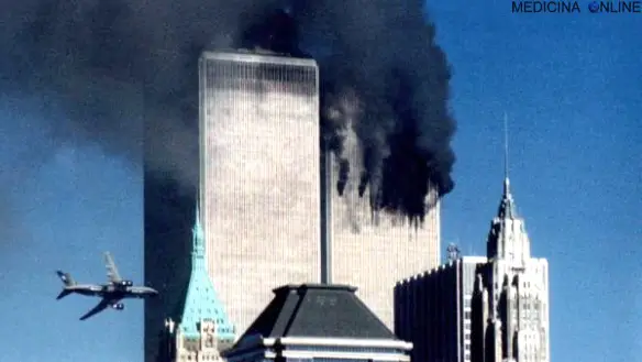 MEDICINA ONLINE AEREO AEROPLANO DISASTRO TRAGEDIA INCIDENTE ATTENTATO TERRORISMO 9 11 SETTEMBRE 2001 USA TWIN TOWERS.jpg