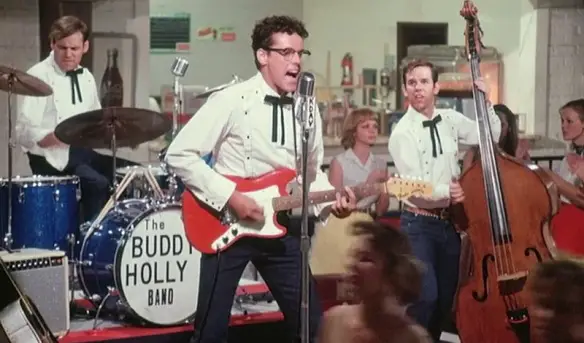 MEDICINA ONLINE The Buddy Holly Story guitars (1).jpg